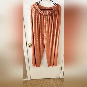 NWOT Silky Pleated Wide-leg Pants in Rose Gold